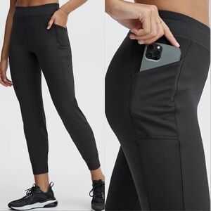 Fabletics On The Go Thermaflex Black Cold Weather Pocket Athleisure Joggers